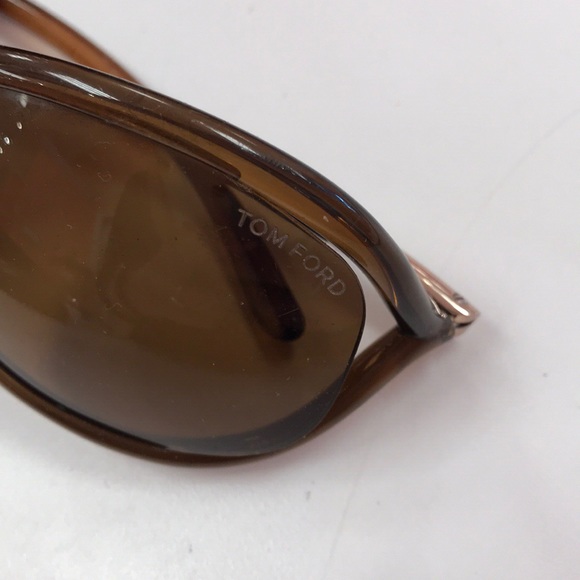 Tom Ford - Picture 2 of 4